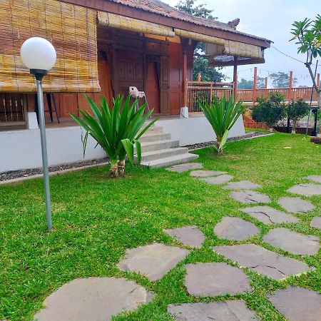 Joglo Kumpul Resort Cangkiran Buitenkant foto
