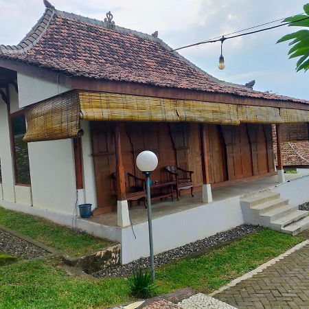 Joglo Kumpul Resort Cangkiran Buitenkant foto