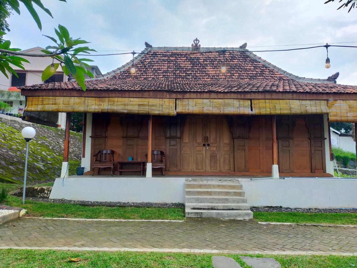 Joglo Kumpul Resort Cangkiran Buitenkant foto