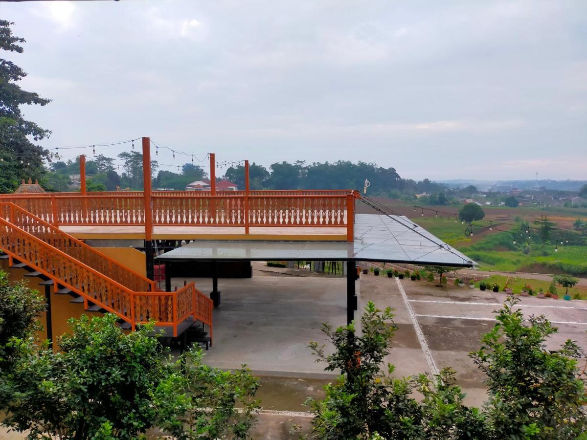 Joglo Kumpul Resort Cangkiran Buitenkant foto