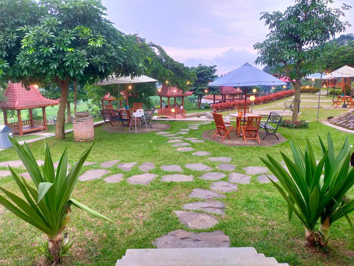 Joglo Kumpul Resort Cangkiran Buitenkant foto