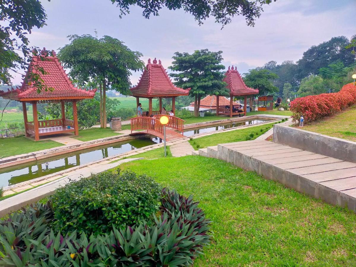 Joglo Kumpul Resort Cangkiran Buitenkant foto