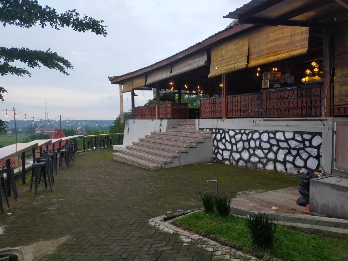 Joglo Kumpul Resort Cangkiran Buitenkant foto