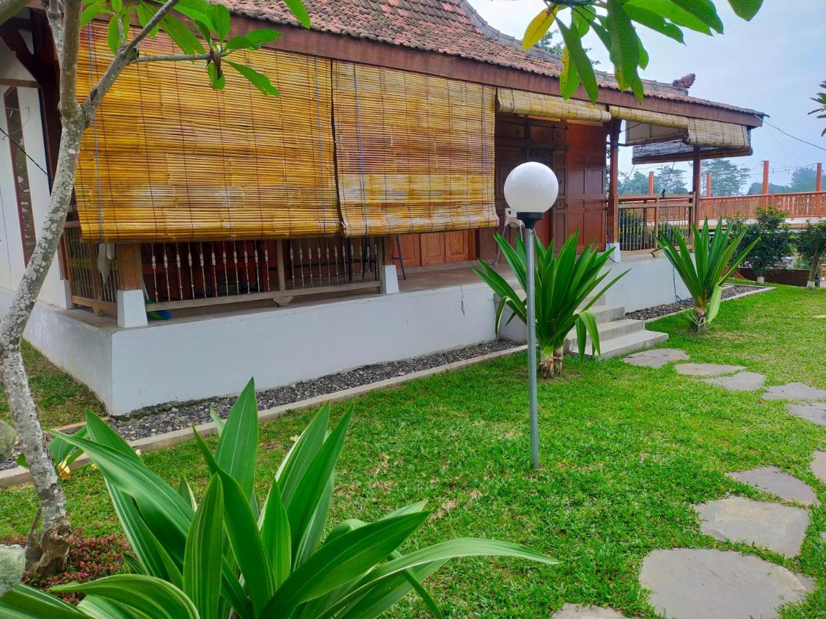 Joglo Kumpul Resort Cangkiran Buitenkant foto