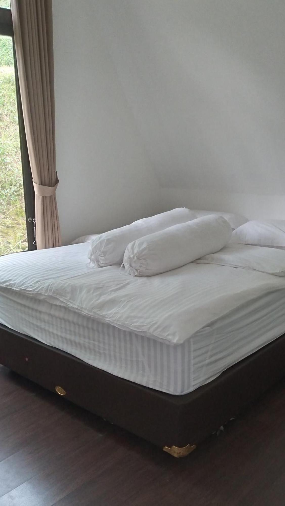 Joglo Kumpul Resort Cangkiran Kamer foto